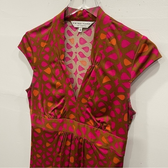 Trina Turk Silk V-Neck Printed Retro Blouse Size 6 - Picture 4 of 8
